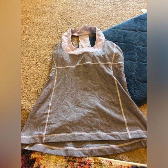 Lululemon tank top 6 - Picture 3 of 7